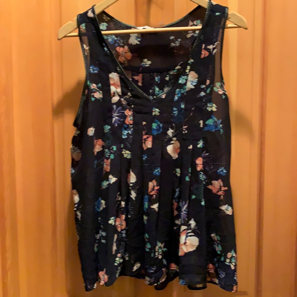 Dex size large flows tunic tank